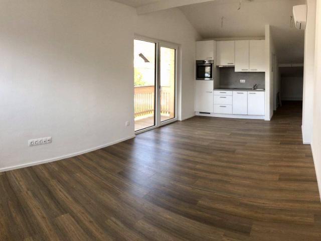 Neuwertige 2 Zimmer Wohnung mit Klimaanlage & geringe Betriebskosten