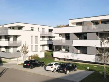 Neuwertige 2 Zimmerwohnung mit Einbauküche und Balkon
