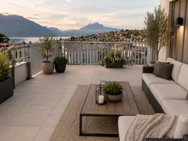Neuwertige 3.5 Zimmer Attikawohnung mit See und Bergpanoramasicht