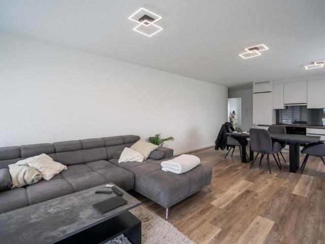 Neuwertige 3,5 Zimmer Wohnung in KfW 55 Bauweise