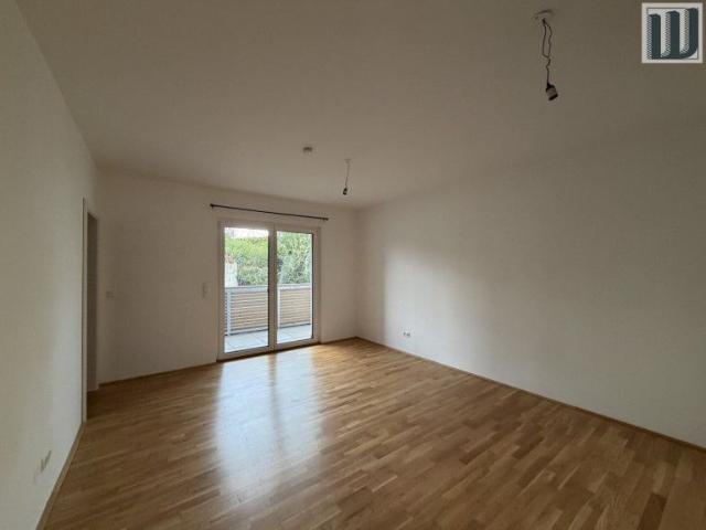 Neuwertige 3 Zi Wohnung EG mit 2 Terrassen, Garage & Fußbodenheizung in Wiener Neustadt!