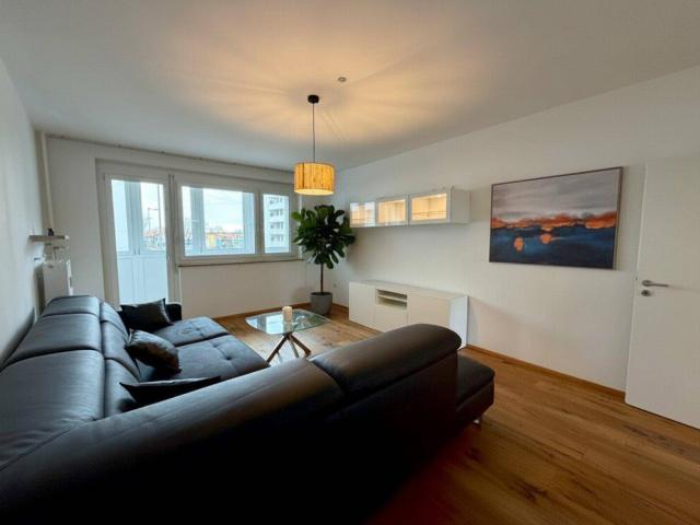 Neuwertige 3 Zi Wohnung in Graz mit Loggia, Stellplatz & Südbalkon