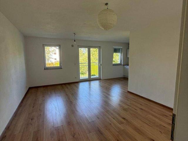 Neuwertige 3 Zi Wohnung in Moosbach mit Garten im Obergeschoss