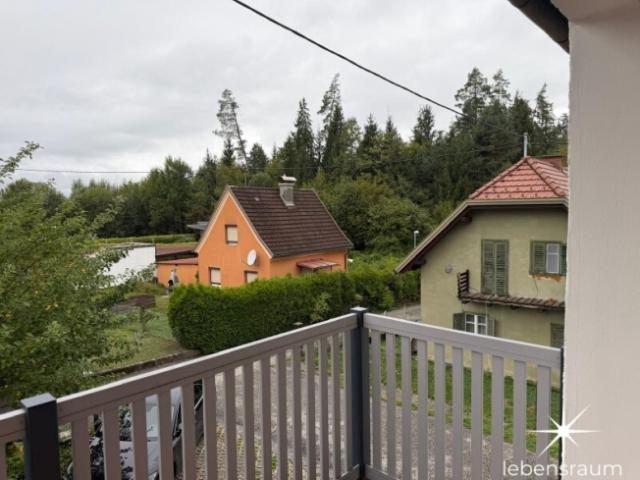 Neuwertige 3 Zimmer Mietwohnung mit Süd Westbalkon & Stellplatz in St. Magdalen