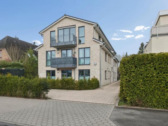 Neuwertige 3 Zimmer Balkonwohnung mit erstklassiger Ausstattung in Top Lage von Meiendorf