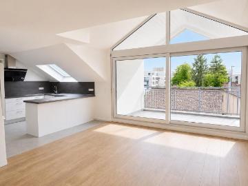 Neuwertige 3 Zimmer Penthouse Wohnung in Frankfurt Nied