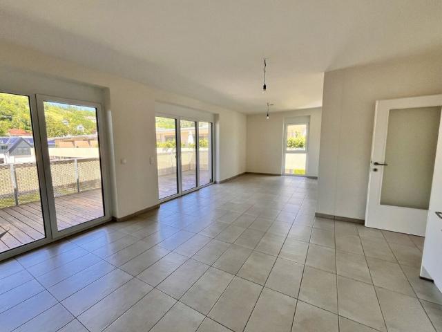 ab 1.10.2026 Neuwertige 3 Zimmer Terrassen Wohnung im Grünen Penthouse Flair besuchen Sie auch auch die 360 Grad Tour