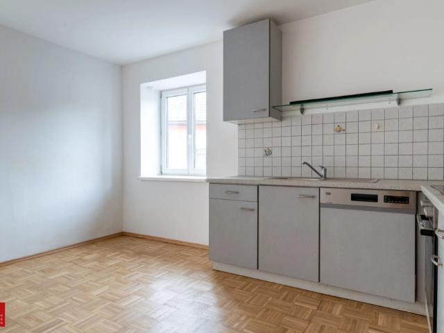 NEUWERTIGE 3 ZIMMER WOHNUNG