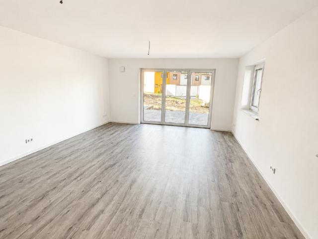 Neuwertige 3 Zimmer Wohnung im Erdgeschoss