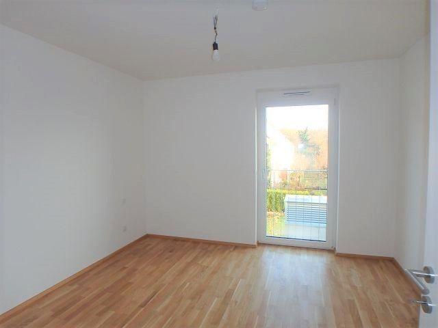 Neuwertige 3 Zimmer Wohnung mit Balkon, Lift und Garagenplatz zu vermieten
