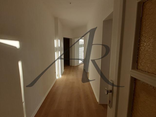 neuwertige 3 Zimmer Wohnung mit Balkon nahe Pulverturm