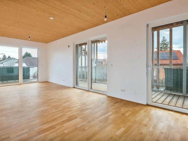 Neuwertige 3 Zimmer Wohnung mit XXL Balkon & Tiefgaragenstellplatz | 60 m² WF | 35 m² Südwest Balkon | Hohe Energieeffizienz