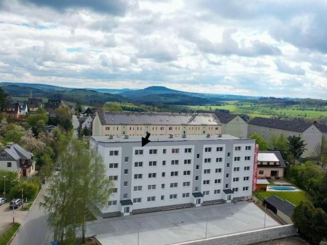 Neuwertige 4 Raum Wohnung mit Balkon und Einbauküche in Wolkenstein