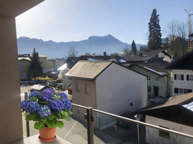 Neuwertige 4 Zi. Wohnung im Zentrum Mondsee mit Tiefgarage und Lift derzeit 2 Wohnungen nebeneinander die zusammengelegt werden können