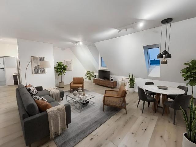 Neuwertige 4 Zimmer DG Wohnung | 3 Schlafzimmer | Provisionsfrei