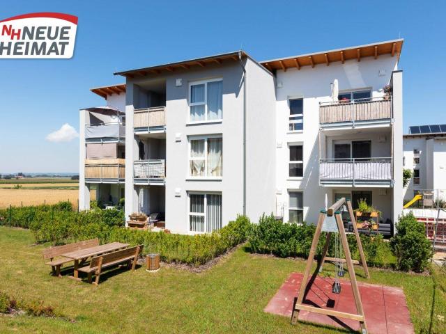 NEUWERTIGE 4 ZIMMER FAMILIENWOHNUNG MIT TERRASSE UND PARKPLATZ IN GEINBERG!