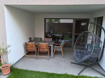 Neuwertige 4 Zimmer Gartenwohnung mit Top Ausstattung Option auf XXL TG Platz