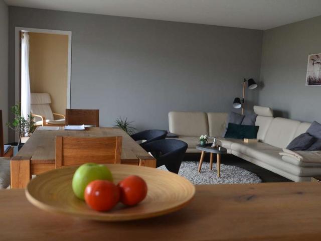 Neuwertige 4 Zimmer Wohnung mit Garten und EBK in Landshut