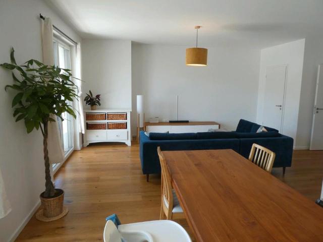 Neuwertige 4 Zimmer Wohnung mit gehobener Ausstattung
