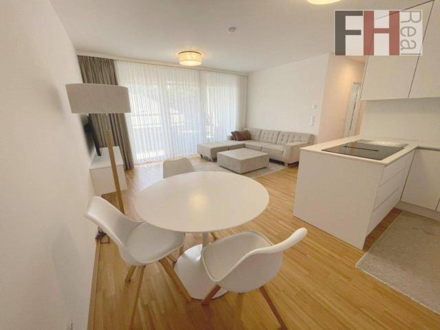 Neuwertige 4 Zimmer Wohnung mit großem Balkon im Zentrum von Purkersdorf