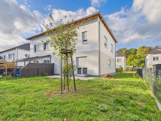 neuwertigens Haus mit 5 Zimmern, Tageslichtbad und Einbauküche in Zossen