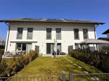 Neuwertiges 4 Zimmer Reihenhaus in guter Lage zur Miete oder Kauf