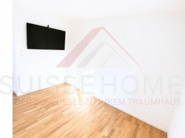 Neuwertiges 1.5 Zimmer Studio im 1. Obergeschoss kompakt, ruhig und sonnig