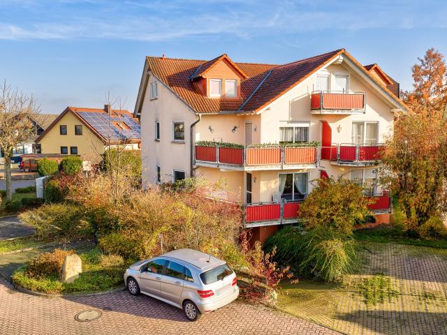 Neuwertiges und aufgeteiltes MFH mit 4 leeren Wohnungen! Provisionsfrei!