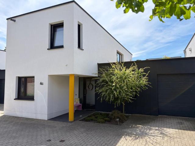 Neuwertiges Architektenhaus