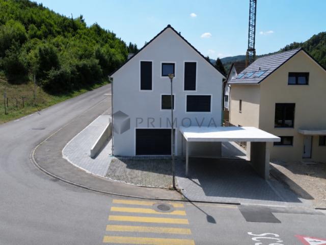 Neuwertiges Doppeleinfamilienhaus zum Greifen nah!