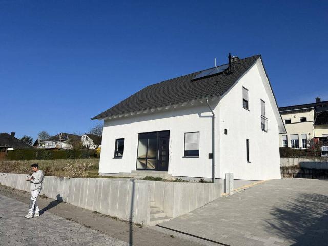 Neuwertiges EFH in bester Wohnlage