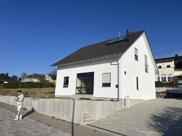 Neuwertiges EFH in bester Wohnlage