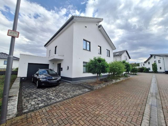 Neuwertiges EFH in Mendig ca. 180 m² Wohnfläche, PV, Terrasse, Garage & großzügiger Dachboden