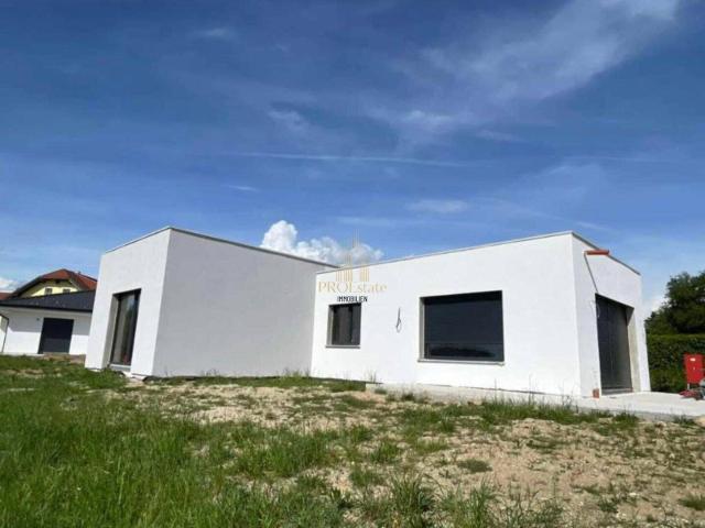 Neuwertiges Einfamilienhaus im Bezirk Schärding: 4 Zimmer, Garten, Terrasse, perfekte Familienoase!