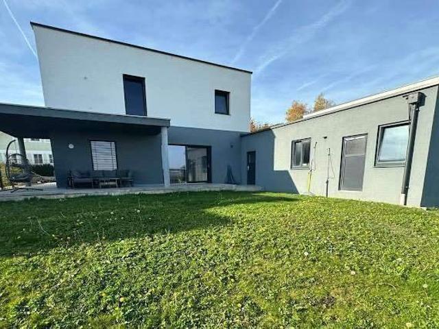 Neuwertiges Einfamilienhaus in Oberzirking, 5 Zimmer, Garten, Garage, 187m² Wohnfläche