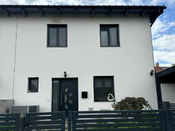 Neuwertiges Einfamilienhaus in St. Pölten mit Garten, Terrasse & 2 Stellplätzen!