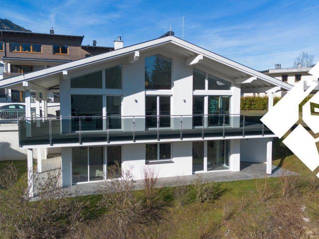 Neuwertiges Einfamilienhaus in traumhafter Waldrandlage mit großem Grundstück und Ausbaupotential!