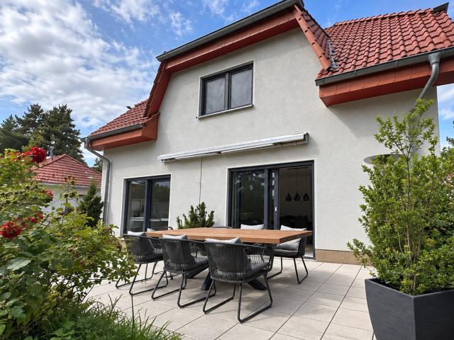 Neuwertiges Einfamilienhaus mit großem Grundstück & zusätzlichem Bebauungspotential