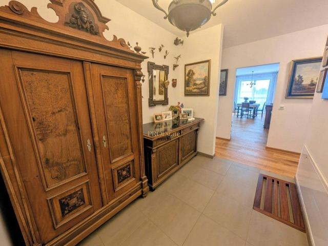 Neuwertiges, extravagantes Penthouse 116m² mit 80 m² Terrasse, 4 Zimmer, 2 Stellplätze in Piberbach!