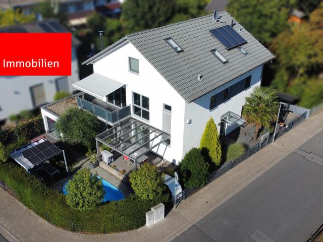 Neuwertiges Generationenhaus oder Ihre Mieter bezahlen das Haus mit.