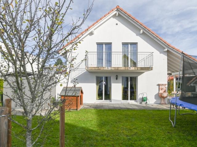 Neuwertiges Haus zum Verlieben – optimal als Familienbasis