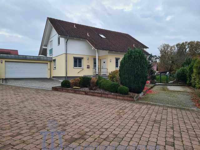 Neuwertiges Komforthaus in schöner Stadtrandlage von Homburg