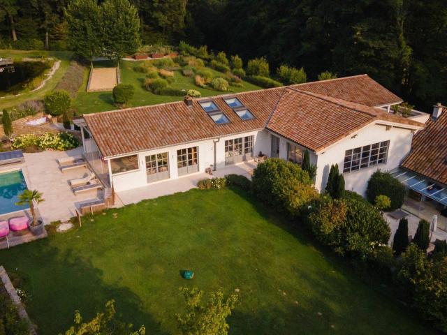 Neuwertiges Luxus Chalet in Wolfsgraben: 653 m², Garten, 3 Terrassen in absoluter Traumlage