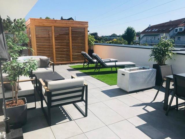 Exklusives Penthouse in St. Martin 4050 mit hochwertiger Ausstattung, großzügiger Dachterrasse inkl. Whirlpool und Außendusche