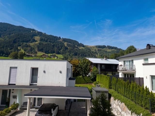 Neuwertiges Reihenhaus mit Fünf Zimmern und Xxl Aussichtsterrasse in Saalfelden Digitales Bieterverfahren
