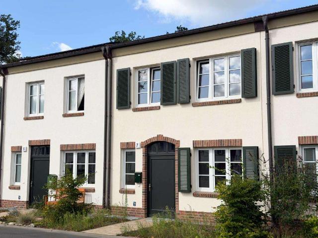 Neuwertiges Reihenmittelhaus mit Keller und Einbauküche