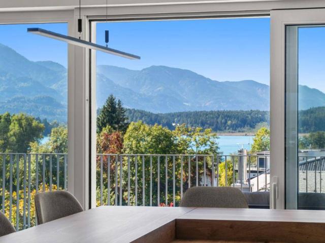 Neuwertiges Seeblick Penthouse in Seenähe