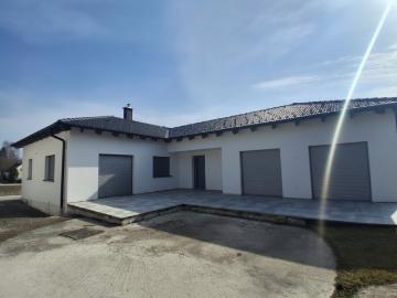 Haus for rent in 3961 - Ausgestattete Küche