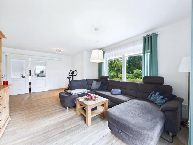Neuwertiger Bungalow auf großem Grundstück mit Garage in Aurich Schirum