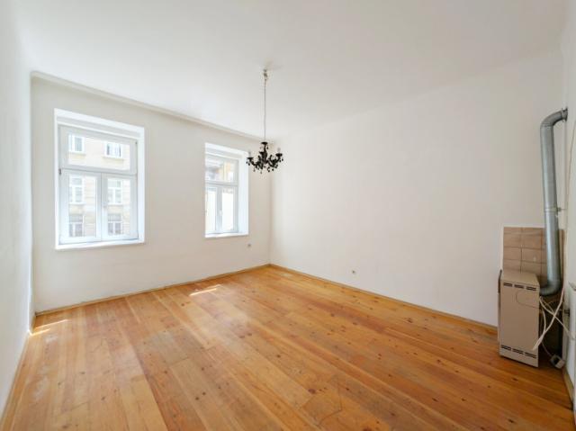 NEU+ 1 Zimmer Altbau mit Potenzial – perfekte Chance für Kreative